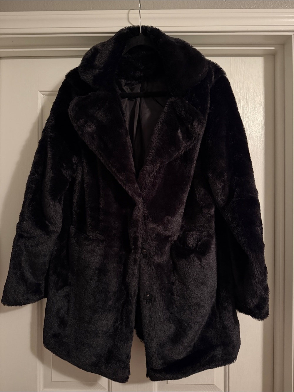 Women's Black Faux Fur Coat - Classic Plush Jacket
